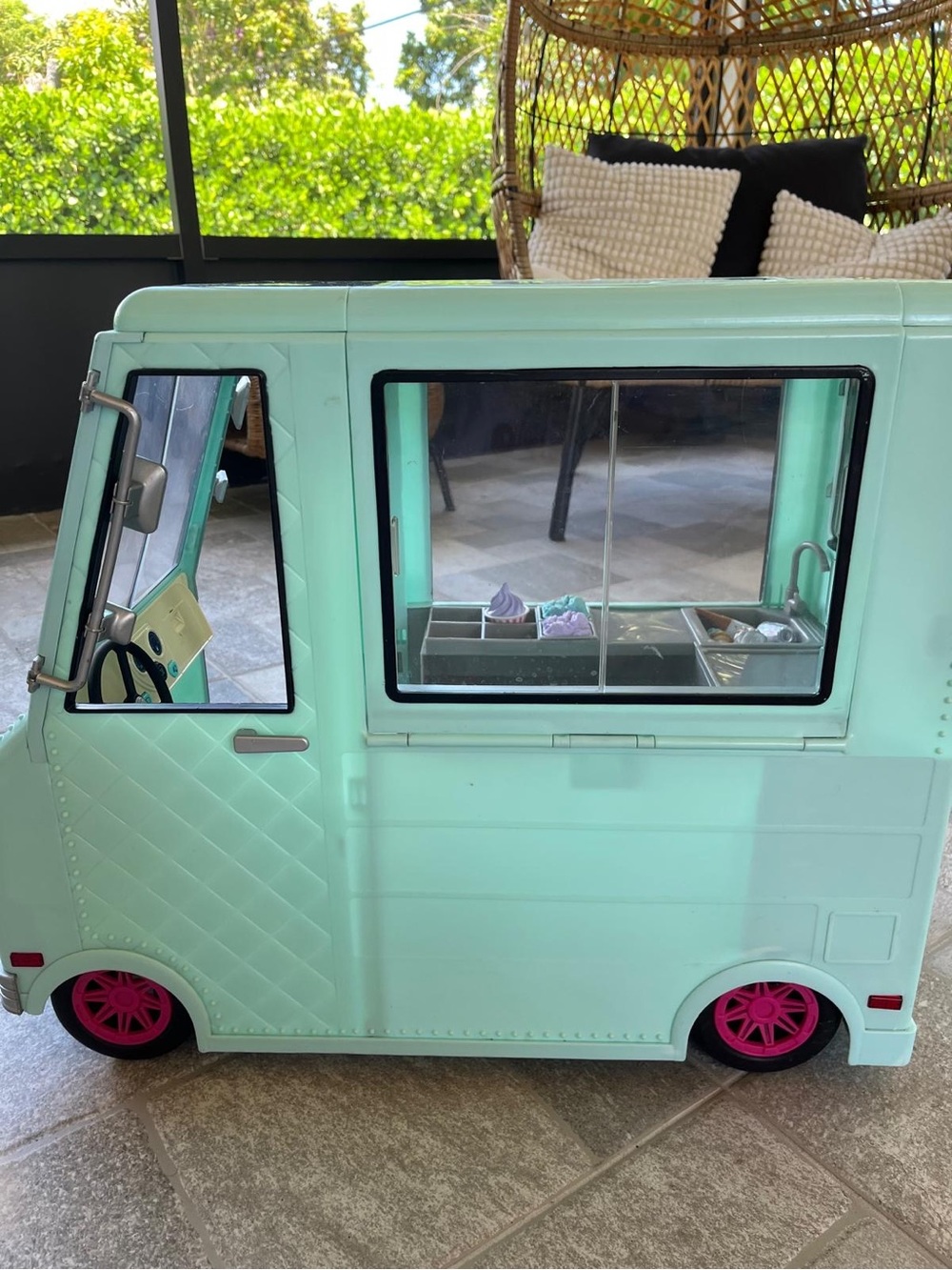 American Girl Mint Ice Cream Truck with Pink Wheels